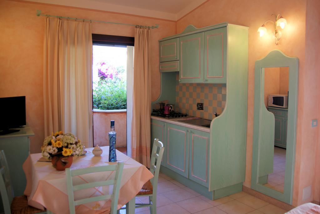 Residence Riva Azzurra Cannigione Rum bild