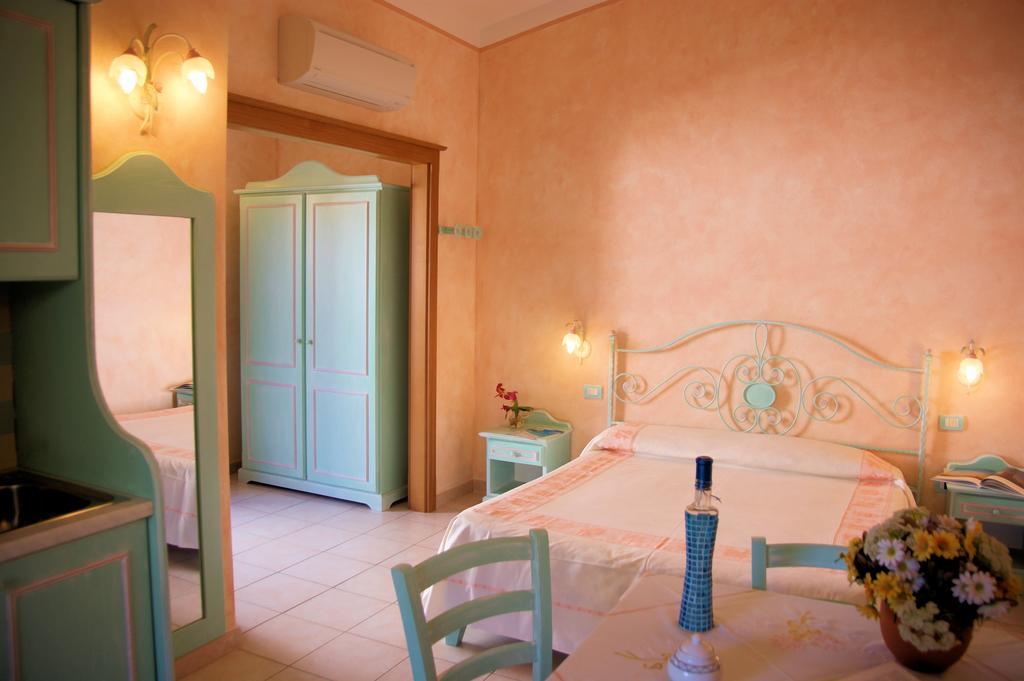Residence Riva Azzurra Cannigione Rum bild
