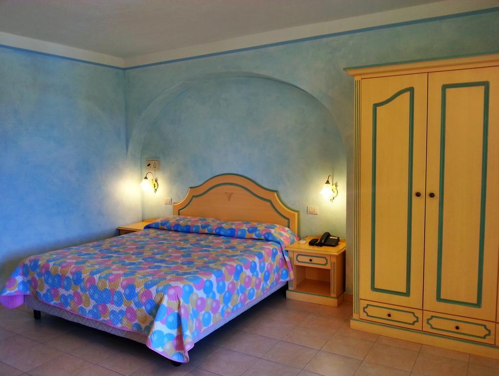 Residence Riva Azzurra Cannigione Rum bild
