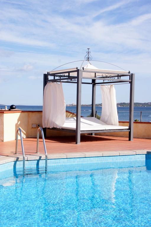Residence Riva Azzurra Cannigione Exteriör bild